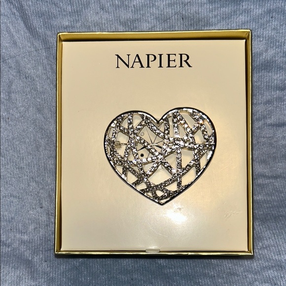 Napier Silver Tone Open Heart Shaped Pin/Brooch - Picture 4 of 11